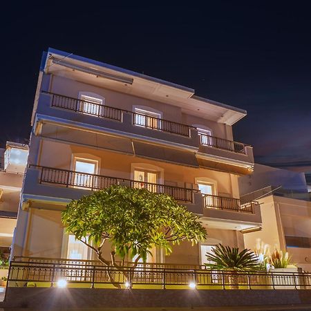 Vakakis-Me Apartments パレオコラ エクステリア 写真