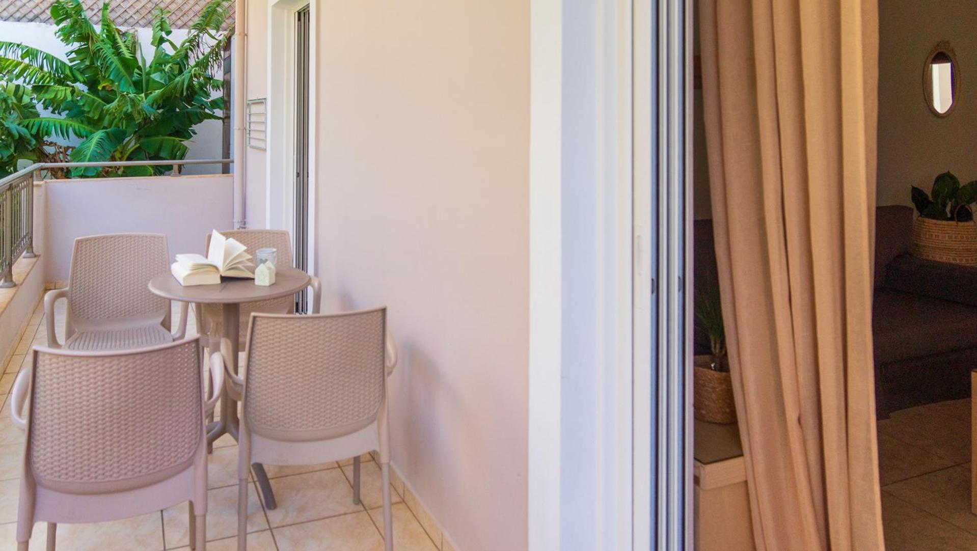 Vakakis-Me Apartments パレオコラ エクステリア 写真